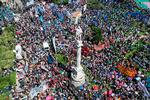 Præsident Javier Mileis omfattende reformer har skabt vrede blandt argentinerne, som demonstrerer i hobetal i blandt andet hovedstaden Buenos Aires. Foto: Luis Robayo/Ritzau Scanpix