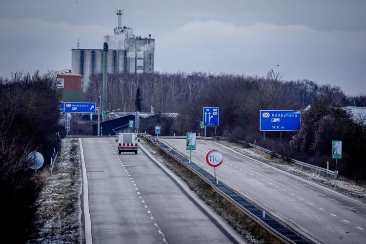 E47 Sydmotorvejen på Lolland, som har været spærret mellem afkørsel 48 ved Maribo og afkørsel 50 ved Rødbyhavn, er fredag aften genåbnet i begge retninger. Foto: Ingrid Riis/Ritzau Scanpix