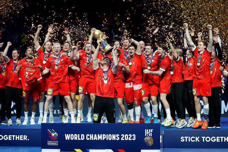Håndboldherrerne i jubel, da de vandt guld ved VM for et år siden.  Foto: Jens Dresling
