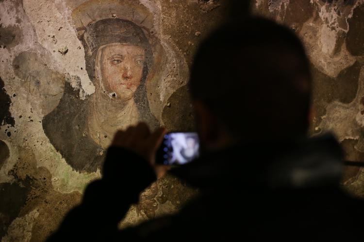 Der er flere tusind kvadratmeter underjordiske rum i Napolis undergrund, som i lang tid har været brugt som nekropoler, cisterner, beskyttelsesrum og meget mere. I dag er de en af byens mest besøgte seværdigheder. Foto: Maria Cristina Castellucci