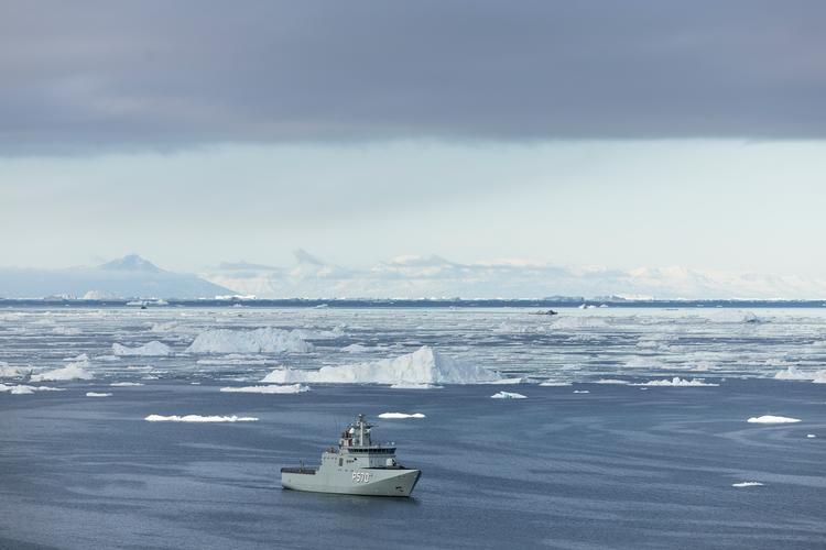'P-570 Knud Rasmussen' er bygget til at patruljere i farvandene omkring Grønland. Men i årevis har et afgørende system til skibets kanon manglet.  Foto: Thomas Borberg