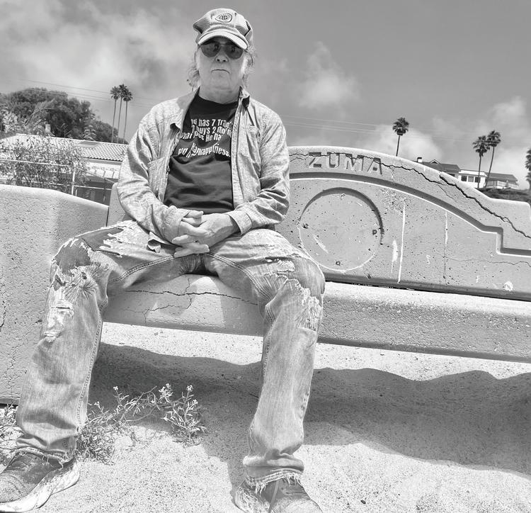 Neil Young og Niko Bolas har som The Volume Dealers lavet lyd, mens Lou Adler er Youngs medproducer, og Jeff Tweedy har været med til at finjustere guitarlyden. Pr Reprise/Warner