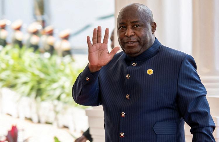 Burundis præsident, Evariste Ndayishimiye, beskylder Rwanda for at støtte oprørere, som hævdes at stå bag drabene på 20 burundiere, og har derfor lukket grænsen til nabolandet. Foto: Evrard Benjamin Ngendakumana/Ritzau Scanpix