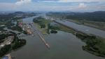 Panama-kanalen har i månedsvis været ramt af lav vandstand, men nu er problemet så stort, at Mærsk er nødt til at fragte gods med tog i stedet for igennem kanalen. Foto: Mauricio Valenzuela/Ritzau Scanpix