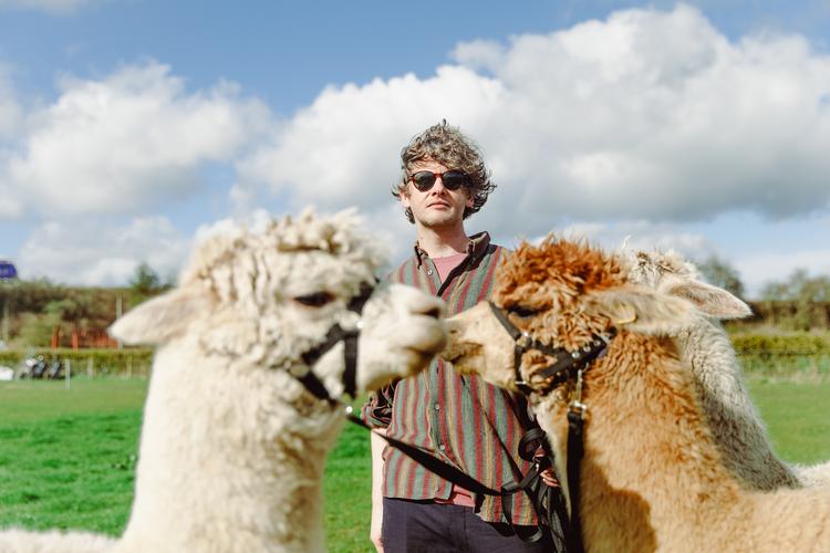 40-årige Bill Ryder-Jones er ikke en amatør, han er en seriøs sangskriver, og albummet er et ordentligt og veldrejet produkt.  Men alligevel ... Foto: Marieke Macklon