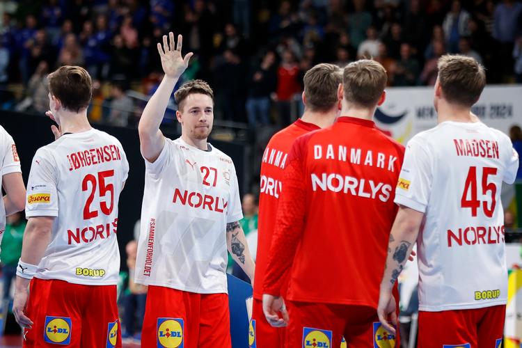  Michael Damgaard scorede 10 gange i den danske sejr og bælev kåret til kampens bedste spiller.   Foto: Jens Dresling