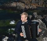 Bjarke Mogensens arrangement af en bornholmsk folkemelodi er noget af det fineste på albummet med duopartneren Mathias Heise. Foto: Nikolaj Lund
