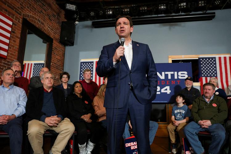 FILE PHOTO: Republican presidential candidate and Florida Governor Ron DeSantis makes a campaign visit ahead of the New Hampshire primary election at Cara Irish Pub &amp; Restaurant in Dover, New Hampshire, U.S. January 19, 2024. REUTERS/Reba Saldanha/File Photo Foto: Reba Saldanha/Ritzau Scanpix