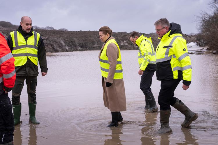  Statsminister Mette Frederiksen og miljøminister Magnus Heunicke besøgte mandag Nordic Waste. Foto: Bo Amstrup/Ritzau Scanpix