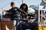 Mere end 1 million mennesker er blevet sendt på flugt inde i Gaza siden krigens begyndelse. Nu flygter flere også fra Khan Younis. Foto: Ibraheem Abu Mustafa/Ritzau Scanpix
