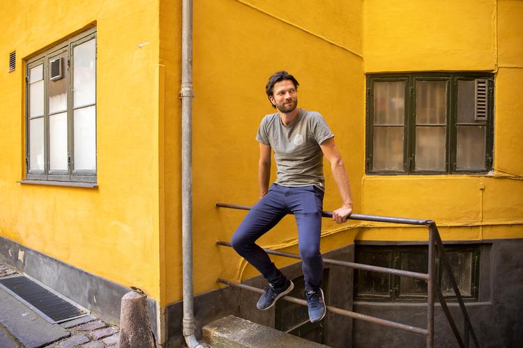 Journalist Thomas Skov deltager i fremstødet for Forsvaret. Han er hyret til en række korte film, hvor han besøger nogle af Forsvarets medarbejdere til en snak om deres arbejde. Foto: Finn Frandsen