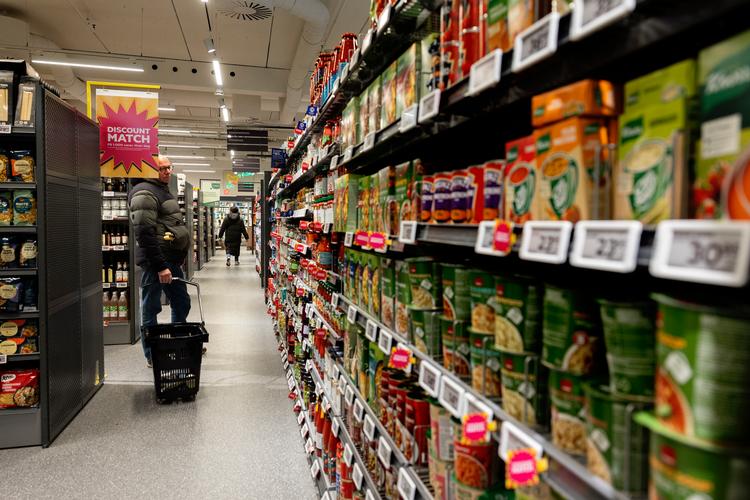 Jeg har skiftet varer fra supermarkedshylderne ud med fortrinsvist grønt online-indkøb. Det er overraskede godt for mit velbefindende. Foto: Finn Frandsen