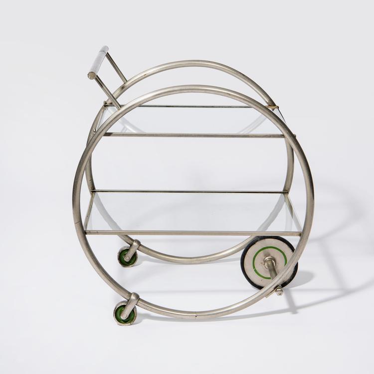 Serveringsvognen fra 1935 et et elegant eksempel på, hvordan tjekkiske designere kunne forvandle kolde stålrør til ren elegance.  Foto: Martin Adam