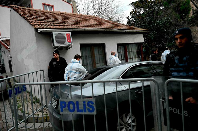 Angrebet blev begået klokken 11.40 lokal tid - 09.40 dansk tid - i Santa Maria-kirken, der ligger i Sariyer-distriktet i Istanbul. Foto: Ozan Kose/Ritzau Scanpix