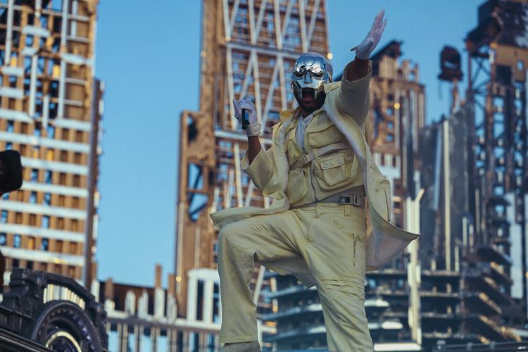 The Weeknd er en af Universals mest profilerede artister. Her ses megastjernen under en koncert i Horsens.  Foto: Benny Kjølhede