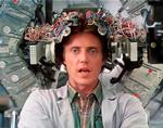 Christopher Walken spiller en forsker, der kan optage tanker, sansninger og følelser og lagre dem, så en anden kan afspille dem som sin egen oplevelse. 'Brainstorm' fremstår som en advarsel om de kommende produkter fra Elon Musks Neuralink.   Foto: M.g.m/United Artist /Album/M.G.M/UNITED ARTIST / Courtesy Album