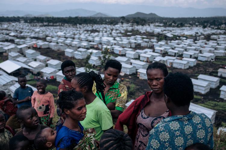 De lange rækker af telte kan huse op til en kvart million mennesker – en tiendedel af de fordrevne i det østlige DR Congo. Andre må klare sig med presenninger eller sove under åben himmel i spontane lejre., Foto: Alexis Huguet/Ritzau Scanpix
