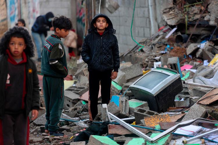 85 procent af Gazas befolkning er flygtninge i deres eget land. Tvunget ud af deres hjem af israelske bombardementer.  Her fra Rafah. Foto: -/Ritzau Scanpix