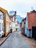 Aabenraas Bymidte af smalle, snoede og brolagte middelaldergader med gavlhuse i en jævn skala helt tilbage fra 1700-tallet er et særligt velbevaret kulturmiljø af national betydning, skriver forskerne i bogen 'Kulturmiljø'.  Foto: Rasmus Hjortshøj