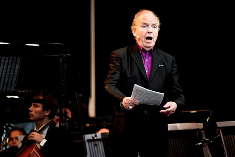 Tonny Landy fotograferet, da han i juli 2015 som den første modtog Copenhagen Opera Festivals dengang nyindstiftede hæderspris. Foto: Mathias Løvgreen Bojesen
