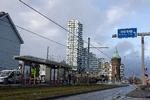 Unity rejser sig 94 meter over Randersvej. Lige foran står det 38 meter høje vandtårn fra 1907. Foto: Thomas Borberg