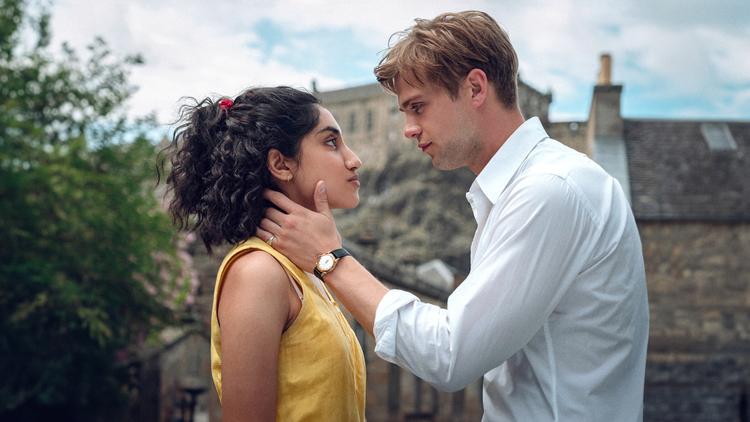 I 'One Day' forelsker aktivistiske, nordengelske Emma sig i Dexter, en charmerende og smuk mand med overklasseprivilegier. Foto: Netflix
