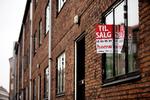 Stigende renter presser værdien på andelsboliger. I de nye valuarvurderinger, der snart lander hos landets andelshavere, er den gennemsnitlige andelsforening blevet mellem 5 og 7 procent mindre værd. Foto: Thomas Borberg