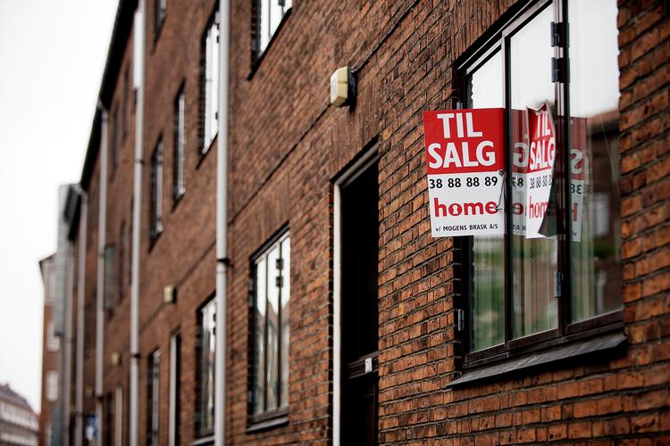 Stigende renter presser værdien på andelsboliger. I de nye valuarvurderinger, der snart lander hos landets andelshavere, er den gennemsnitlige andelsforening blevet mellem 5 og 7 procent mindre værd. Foto: Thomas Borberg