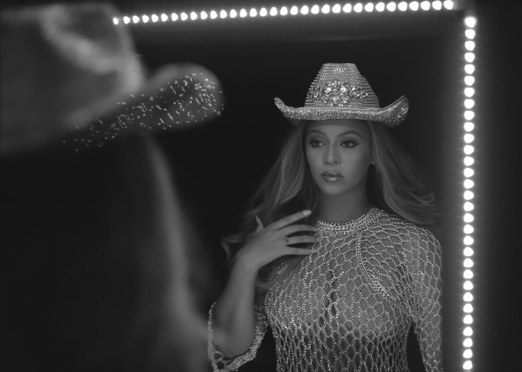 Beyoncés nye countrysingle ’16 Carriages’ er en sang om at trække sig selv op med rode, med store eksistentielle eksplosioner inde midt i melodien. Foto: Pr-foto