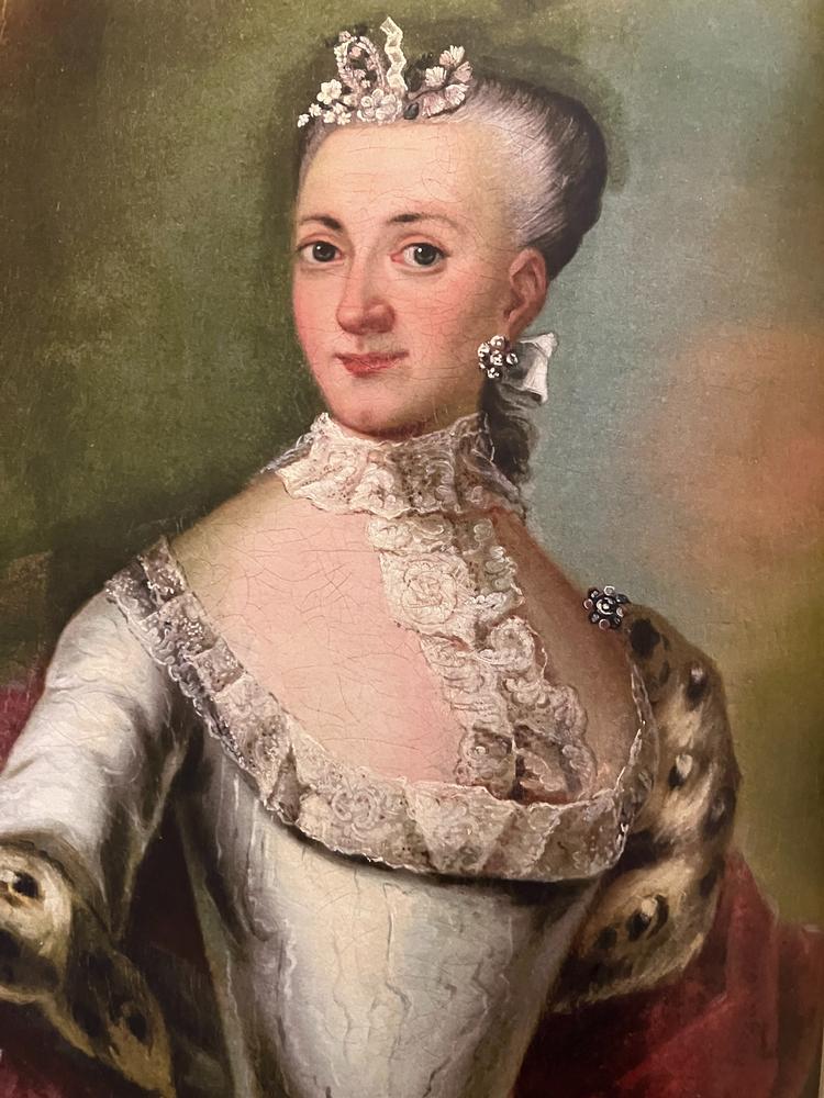Frederik V's maitresse madam de Hansen levede en paralleltilværelse i forhold til dronningen.  Foto: Illustration fra bogen