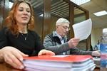 Oleg Orlov i retten i Moskva fredag.  Foto: Alexander Nemenov/Ritzau Scanpix