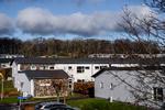 Under en skimmelrenovering opdagede ingeniører konstruktionsfejl i en række boliger i Stævnen i Snekkersten i Nordsjælland. Det førte til, at beboerne blev evakueret 2. februar. Foto: Ida Marie Odgaard/Ritzau Scanpix