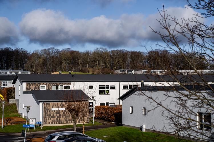 Under en skimmelrenovering opdagede ingeniører konstruktionsfejl i en række boliger i Stævnen i Snekkersten i Nordsjælland. Det førte til, at beboerne blev evakueret 2. februar. Foto: Ida Marie Odgaard/Ritzau Scanpix