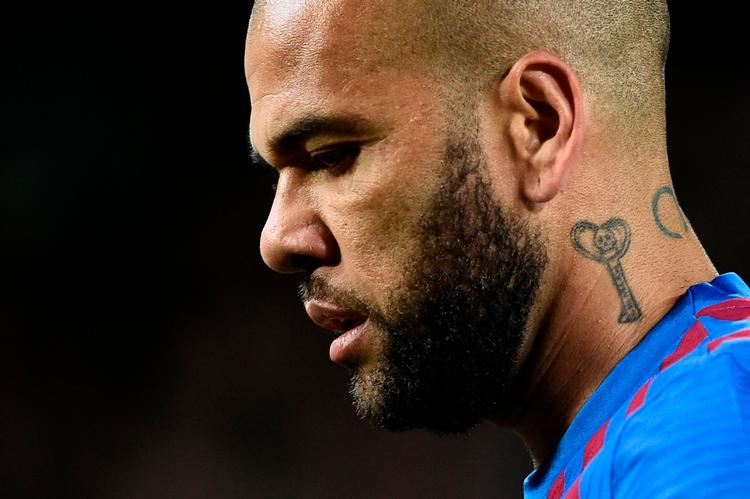 40-årige Alves har haft en stor karriere, der har bragt ham forbi klubber som FC Barcelona, Juventus og Paris Saint-Germain. Han har 126 landskampe i benene. Foto: Josep Lago/Ritzau Scanpix