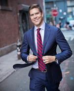 Ejendomsmængleren Fredrik Eklund, der er med i 'Million Dollar Listing – New York', er skarp både på ydre og indre linjer. Knivskarp. Foto: Amazon Prime