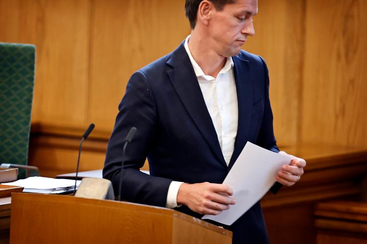 Udlændinge- og integrationsminister Kaare Dybvad Bek (S) afviste torsdag at nedlægge au pair-ordningen og kom heller ikke de partier i møde, der ønskede politiske forhandlinger om ordningen. Men regeringens linje er ikke Socialdemokratiets linje, gjorde både han og partiets ordfører klart.  Foto: Jens Dresling