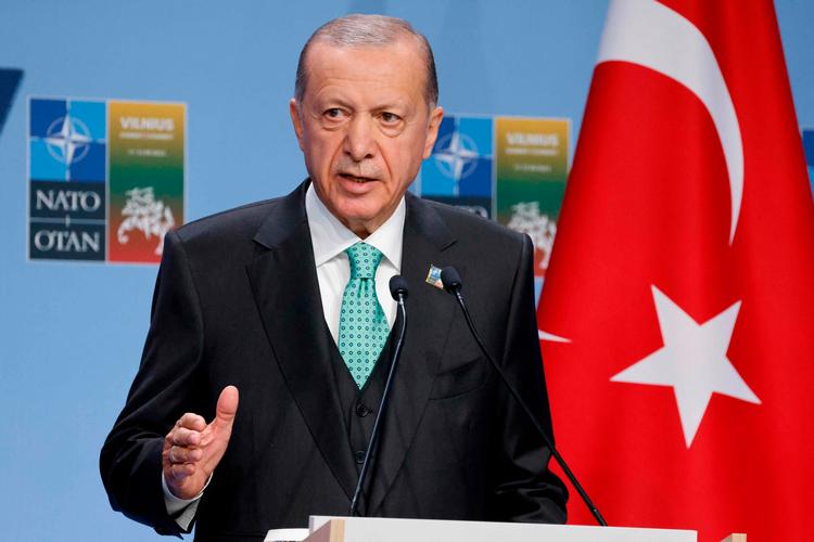 Tyrkiets præsident Recep Tayyip Erdogan blokerede i mange år for, at Finland og Sverige kunne blive optaget i Nato.  Foto: Ludovic Marin/Ritzau Scanpix