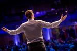 Liberal Alliances partileder Alex Vanopslagh har for nylig indledt sin Jyllands-turné i Venstre-land som Herning, Kolding, Aalborg og Aarhus. Alle arrangementer er udsolgt.  Foto: Mads Nissen