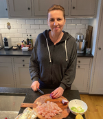 Mette Frederiksen satte ild til internettet med kylling og grøntsager på samme spækbræt. Foto: Mette Frederiksens Instagram-profil