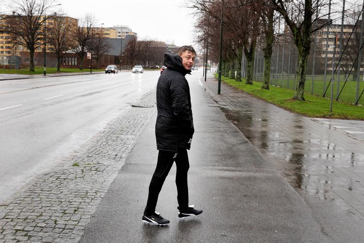 Efter halvandet år i England som klubtræner i Blackburn vender Jon Dahl Tomasson tilbage til Sverige, hvor han er ansat til at føre det skrantende svenske landshold til VM i 2026. Klarer danskeren den opgave, udløser det automatisk en kontraktforlængelse.  Foto: Finn Frandsen