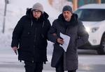 Aleksej Navalnyj, Lyudmila Navalnaja, fotograferet tidligere i februar sammen med sin advokat i  Sibirien, hvor hendes søn døde i en fangelejr.  Foto: Maxim Shemetov/Ritzau Scanpix