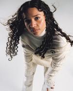 Det er ikke store sange, Erika de Casier skriver. Der er tværtimod et behov for at undgå de store armbevægelser og alt for store statements.  Foto: Colin Solal Cardo