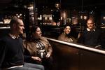 Louise og Morten Bernburg sidder begge i kørestol, men ligesom alle andre kan de selvfølgelig godt lide at gå på date og drikke et glas vin sammen. Det gør de her på Hotel Scandics Restaurant Green på Falkoner Allé, hvor der både er niveaufrit og tilgængelige toiletter.  Foto: Nichlas Pollier