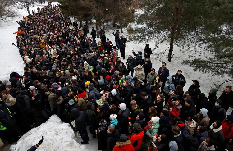 Der er foretaget anholdelser i 19 byer i Rusland efter Navalnyjs begravelse i Moskva, siger OVD-Info. Foto: Stringer/Ritzau Scanpix