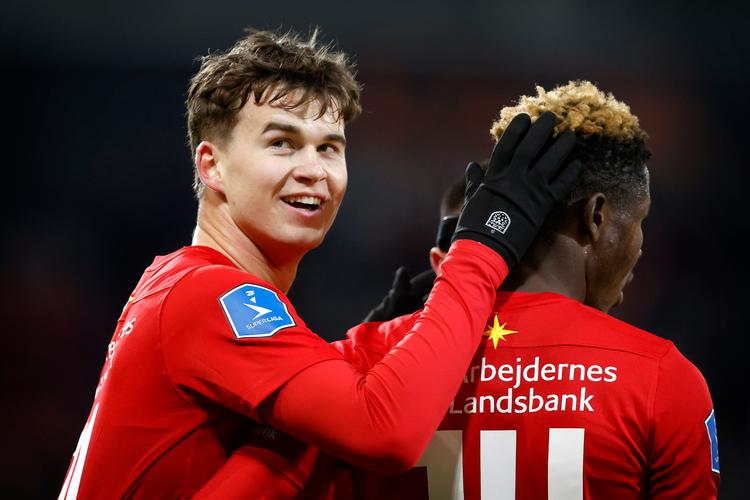 FC Nordsjællands Mads Kristian Hansen og Ibrahim Osman jubler efter scoring en  til 2-1. Foto: Jens Dresling