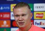 For syv år siden var Erling Haaland til prøvetræning i FCK, men det endte som bekendt ikke med en kontrakt. »Det er nok mest synd for dem«, konstaterede en grinende Haaland på pressemødet, hvor han blev spurgt til sagen forud for kampen mellem Manchester City og FCK onsdag aften. Haaland endte i øvrigt i stedet i Molde.  Foto: Carl Recine/Ritzau Scanpix