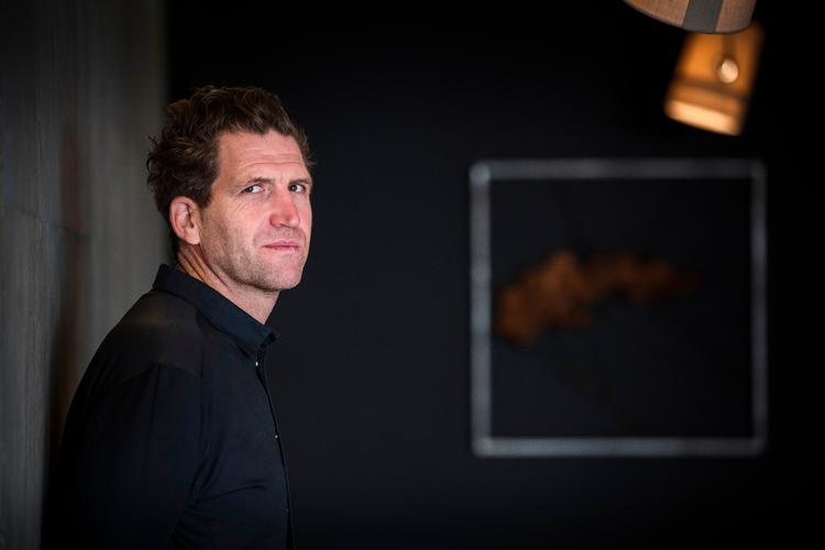 Alexandre Mazzia voksede op i Congo og har taget maden og tankerne om maden derfra med sig til sin trestjernede Michein-restaurant i Marseillle. 