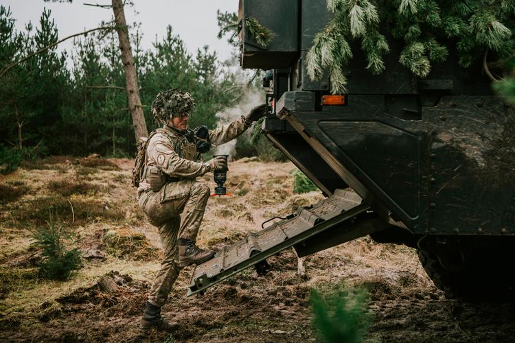 Med ekstra penge til det danske forsvar og Ukrainefonden sidste år levede Danmark op til målet om at bruge mindst to procent af bnp på forsvaret. Men regeringen er på jagt efter flere penge.   Arkivfoto:  Rikke Kjær Poulsen
