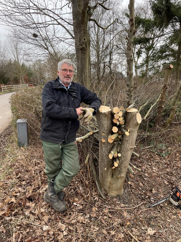 Lysten til at dyrke jorden opstod, da Per Kølster som barn gik rundt på pløjemarkerne og ledte efter fortidsfund. Siden uddannede han sig til agronom og blev bannefører for økologi. 'Øko-kendis' er han ligefrem blevet kaldt her i avisen. Foto: Privatfoto