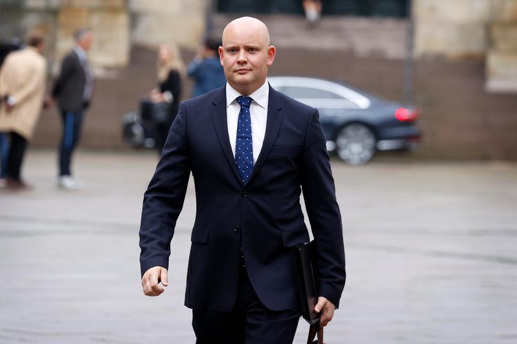 Kulturminister Jakob Engel-Schmidt (M) går til kamp for flere kvindelige statuer i byrummet.  Foto: Jens Dresling